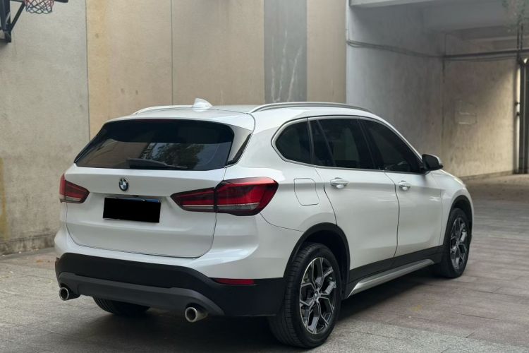 宝马X1 2021款 改款 sDrive20Li 尊享型车身外观6004