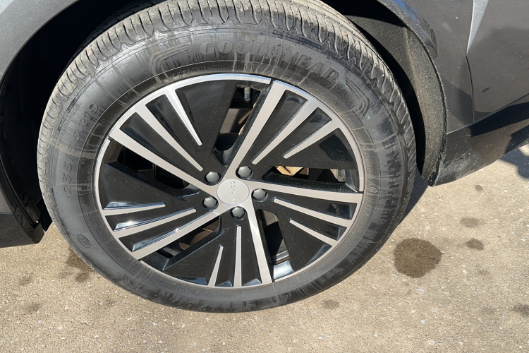 领克08 EM-P 2025款 120km 长续航Pro车身外观6008