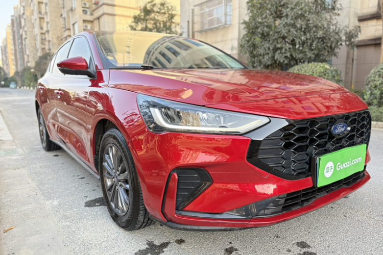 福特 福克斯 2022款 三厢 EcoBoost 180 自动竞速版车身外观6005