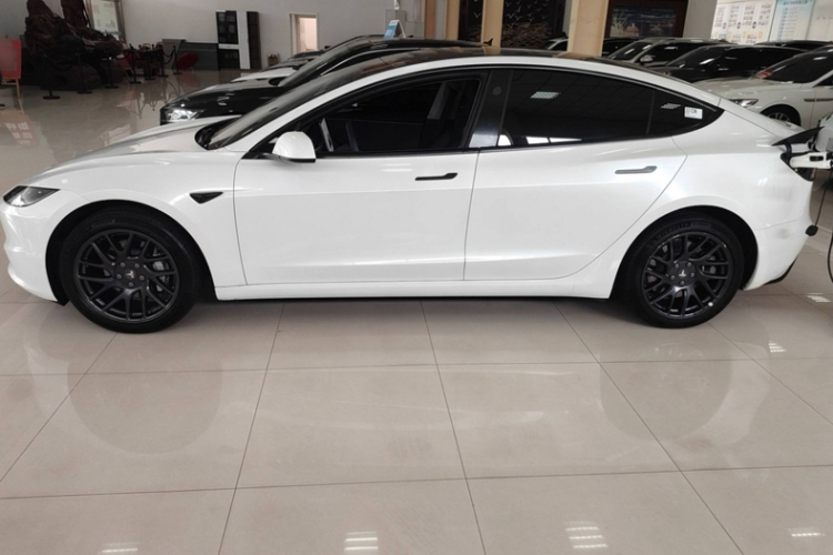 特斯拉 Model 3 2023款 后轮驱动版车身外观6002