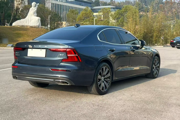 沃尔沃S60 2022款 B4 智远豪华版车身外观6003