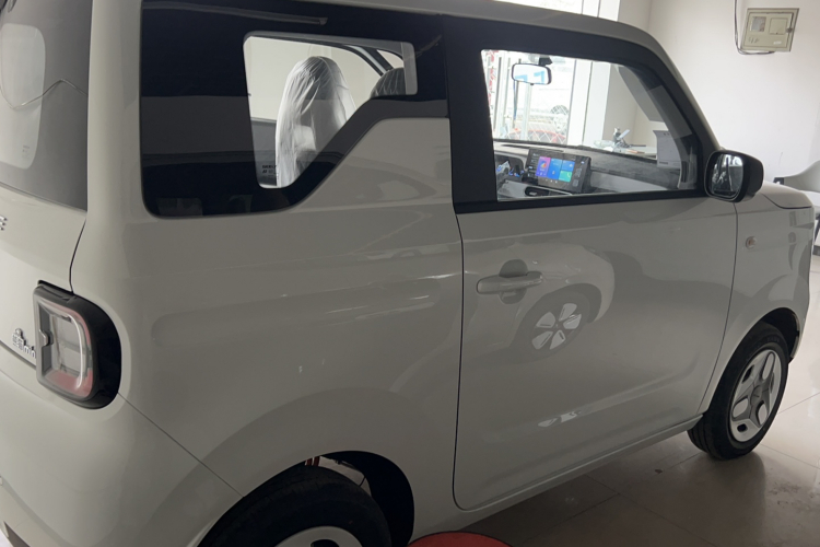 吉利银河 熊猫 2025款 210km 元气熊车身外观6002