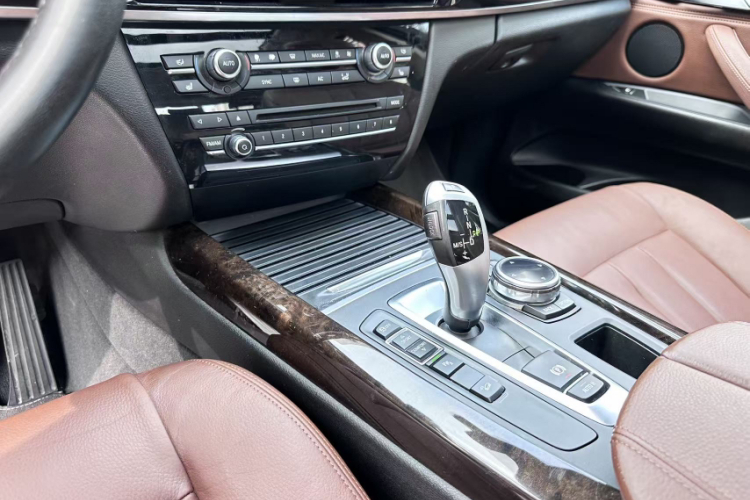 宝马X5(进口) 2014款 xDrive35i 典雅型局部细节18