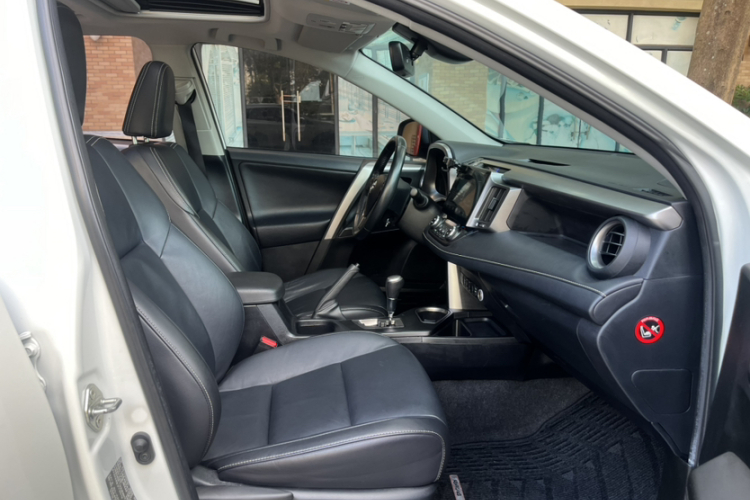 丰田 RAV4荣放 2018款 2.5L 自动四驱精英i版车身外观6015