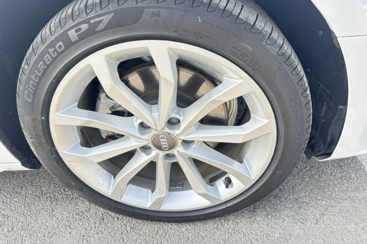 奥迪A4L 2017款 40 TFSI 风尚型车身外观6007