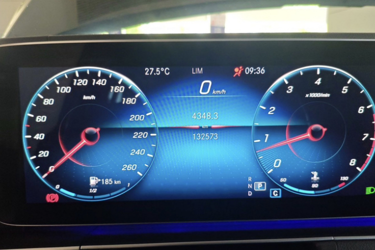 奔驰GLE 2020款 GLE 350 4MATIC 动感型特别版中控内饰15