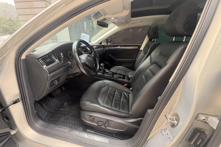 大众 辉昂 2018款 改款 380TSI 两驱商务版中控内饰7003