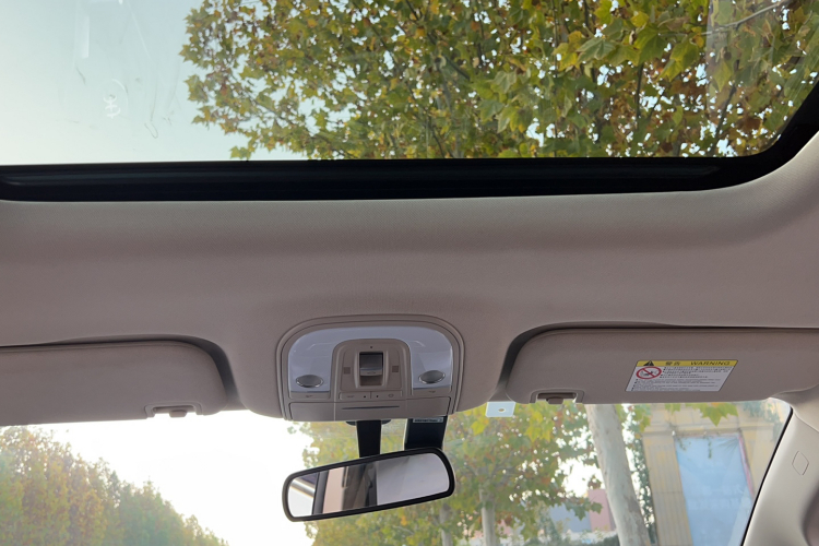 比亚迪 宋MAX 2021款 升级版 1.5T 自动豪华型 6座局部细节22