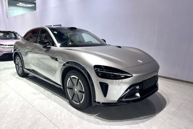 小米汽车 小米YU7 2025款 超长续航四驱Pro版车身外观6002