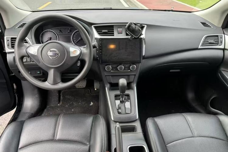 日产 轩逸 2024款 改款二 经典 1.6XE CVT舒适版中控内饰7002