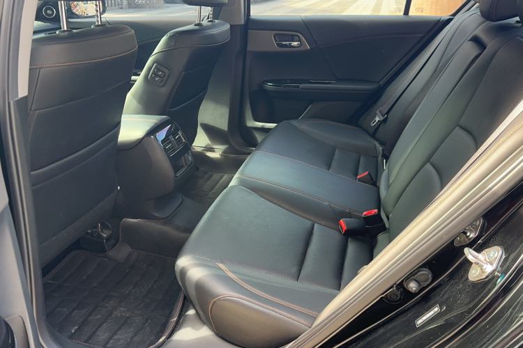 本田 雅阁 2016款 混动 2.0L 锐领版中控内饰7005