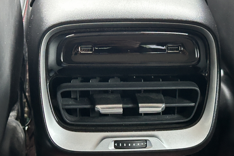 小鹏P7 2022款 625E中控内饰7002