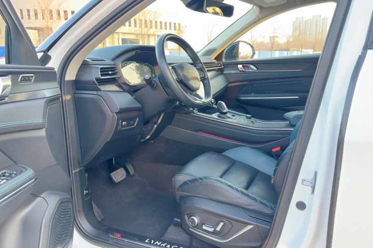 领克05 2020款 2.0TD 两驱耀Halo中控内饰7007