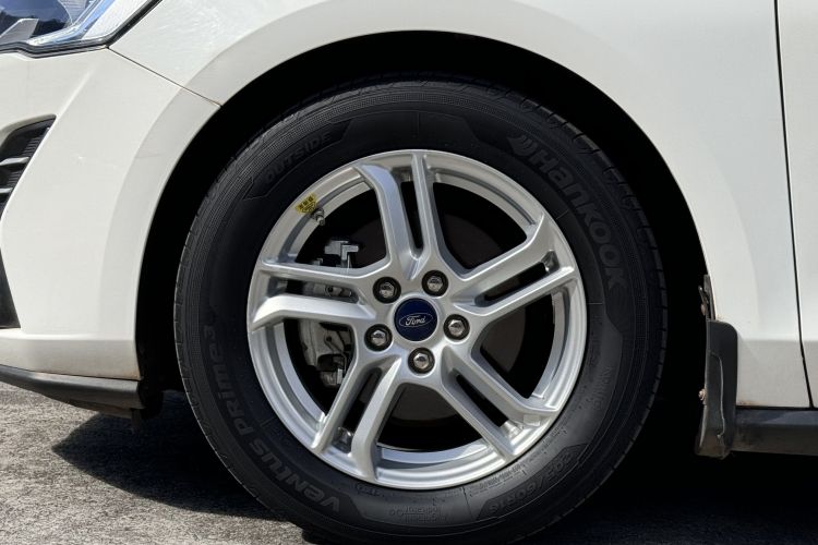 福特 福克斯 2019款 两厢 1.5L 手动锋跃型 国V车身外观6008