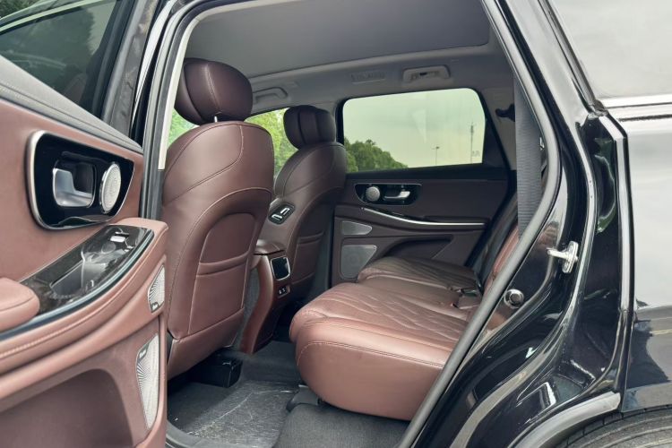 星途揽月 2023款 400T 四驱星尊版 6座中控内饰7004