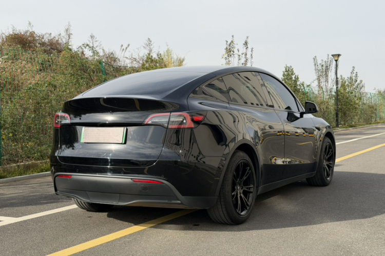 特斯拉 Model Y 2022款 改款 后轮驱动版车身外观6003