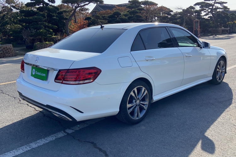 奔驰E级 2015款 改款 E 260 L 运动时尚型车身外观6003