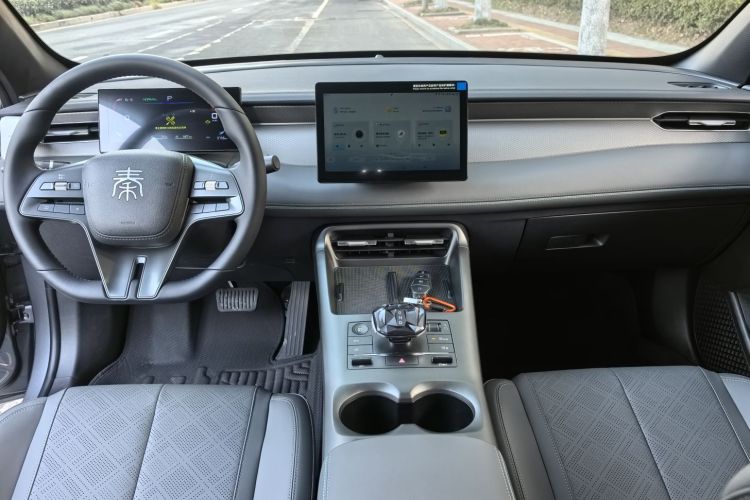比亚迪 秦PLUS 2025款 DM-i 智驾版 55KM领先型中控内饰7001