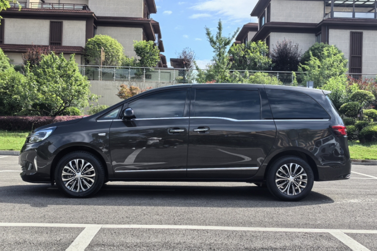 别克GL8 2021款 陆上公务舱 652T 豪华型车身外观6002