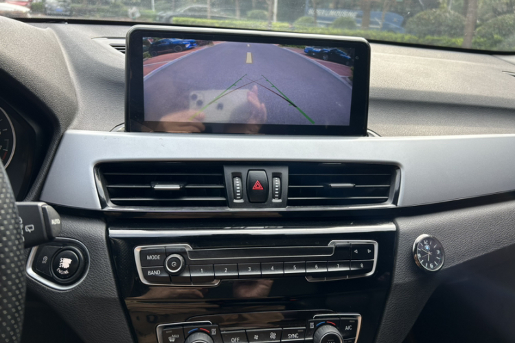 宝马X1 2016款 sDrive18Li 时尚型局部细节9004