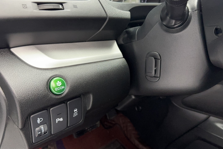 本田CR-V 2013款 2.4L 四驱豪华版局部细节9001