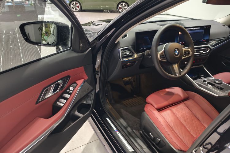 宝马3系 2024款 325Li M运动曜夜套装中控内饰7002