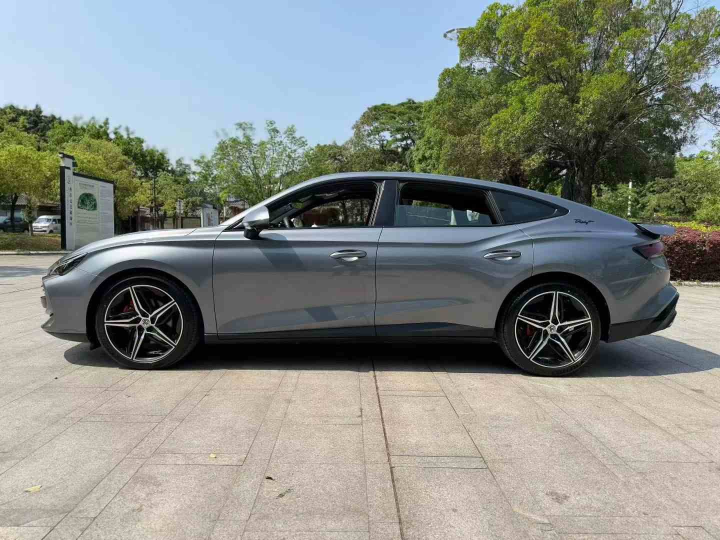 名爵 MG7 2023款 2.0T 自动Trophy+激擎耀世版(4)