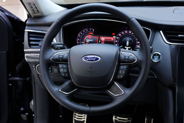 福特 金牛座 2019款 EcoBoost 245 尊享版局部细节13