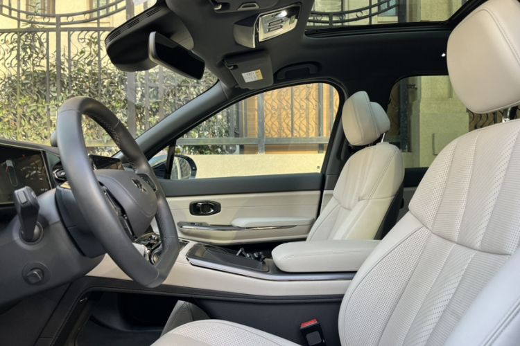 蔚来ES8 2020款 580KM 六座版中控内饰7006