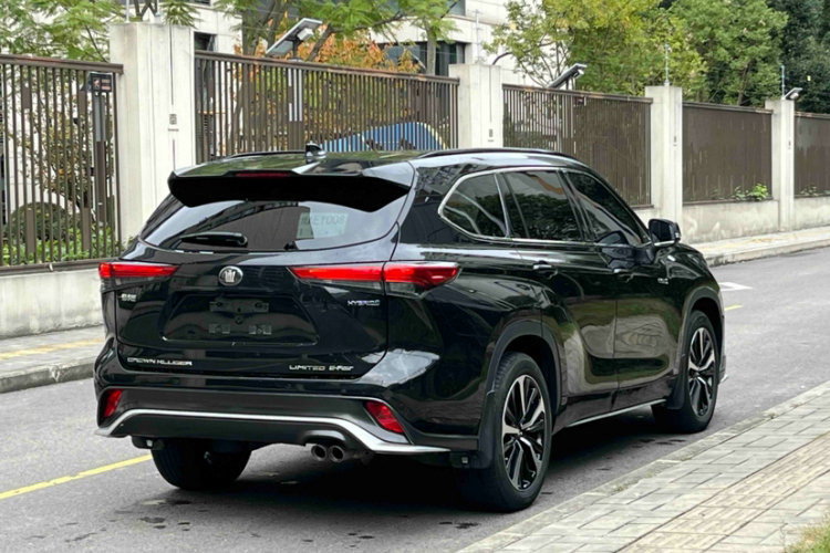 丰田 皇冠陆放 2022款 2.5L HEV四驱旗舰版车身外观6005