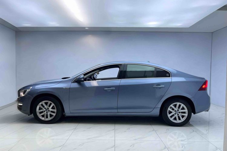 沃尔沃S60 2017款 S60L T3 智进版车身外观6003