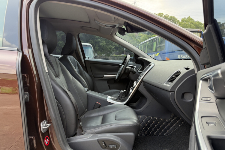 沃尔沃XC60(进口) 2014款 T5 智逸版中控内饰7005