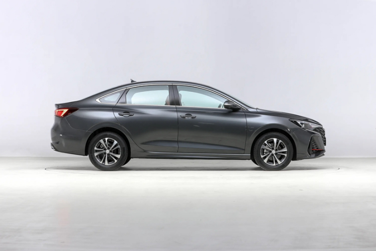 长安 逸动 2025款 PLUS 1.4T 双离合高能版车身外观6003