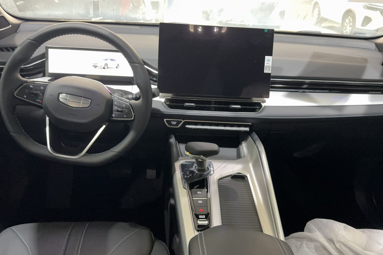 吉利汽车 星瑞 2025款 东方曜 1.5TD 扶摇版中控内饰7003