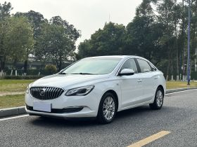 别克 英朗 2015款 18T 双离合精英型