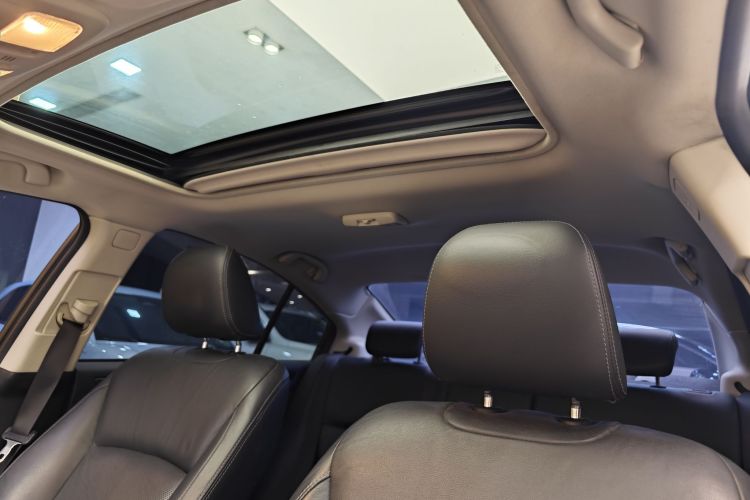 斯巴鲁 力狮 2016款 2.5i 全驱荣耀版中控内饰7012