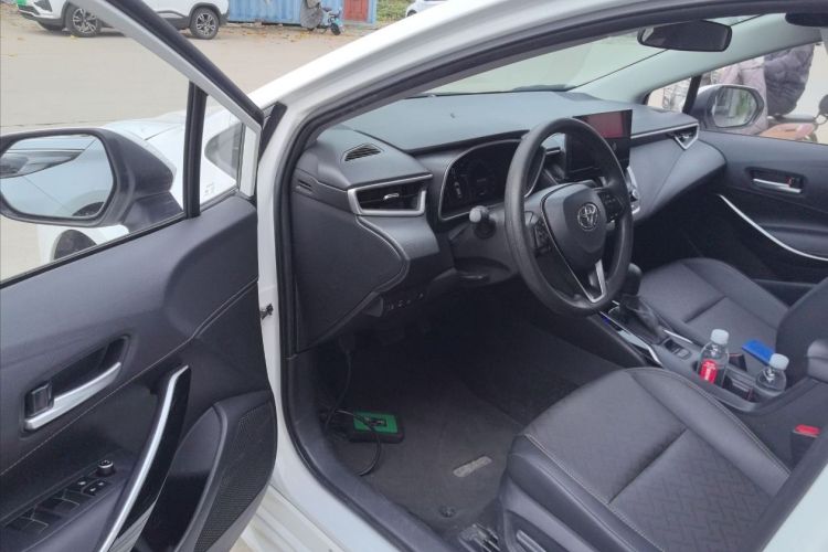 丰田 雷凌 2023款 智能电混双擎 1.8L 运动版中控内饰7002