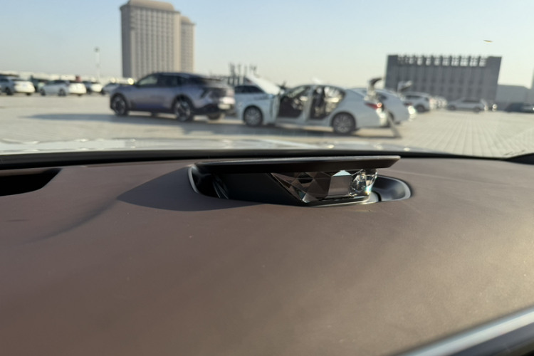 腾势Z9GT 2024款 1100四驱Max版局部细节9009