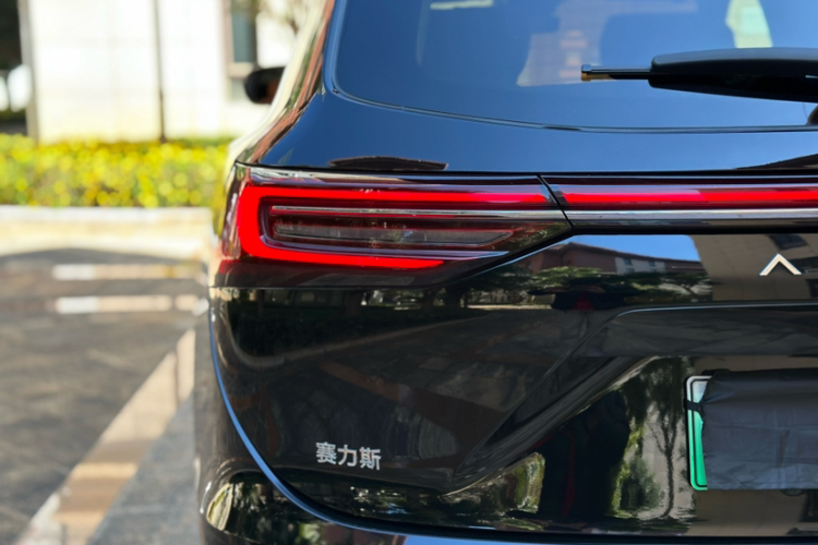 鸿蒙智行 问界M7 2024款 1.5T 智驾四驱Ultra版 5座车身外观6006