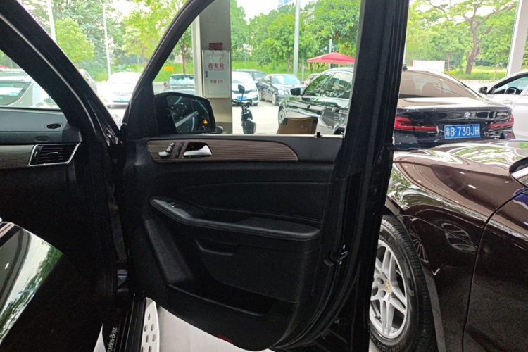 奔驰GLE 2018款 GLE 400 4MATIC 臻藏版中控内饰7007