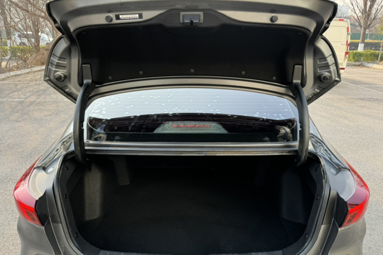 长安 逸动 2021款 PLUS 蓝鲸NE 1.4T GDI DCT尊贵型局部细节23