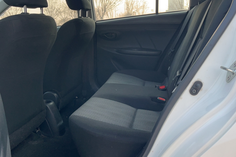 丰田 威驰 2014款 1.5L 自动智臻版中控内饰7003