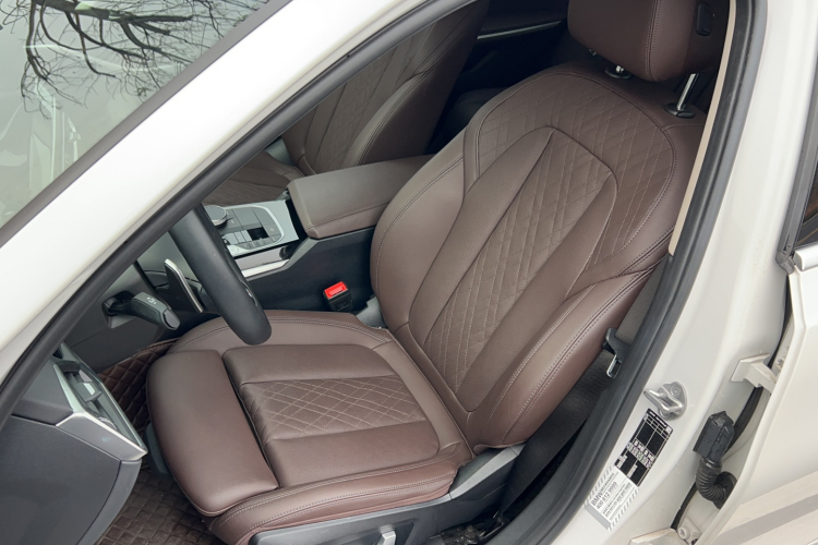 宝马3系 2023款 320Li M运动套装局部细节19