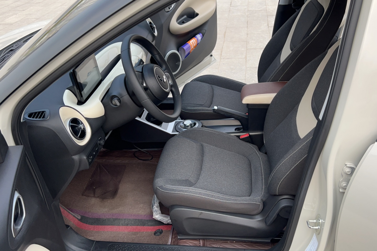 五菱汽车 五菱缤果 2024款 203km 轻享款中控内饰7002