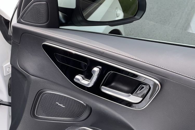 奔驰C级 2023款 改款 C 200 L 运动版中控内饰7004