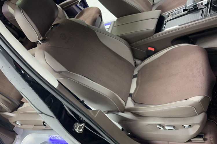 大众 威然 2024款 380TSI 尊驰版局部细节41