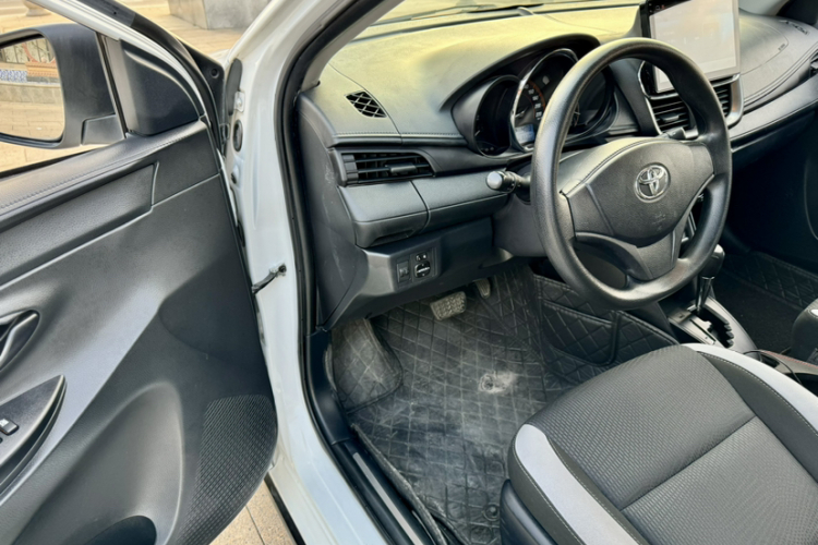 丰田 YARiS L 致炫 2020款 致炫X 1.5L CVT领先版中控内饰7014