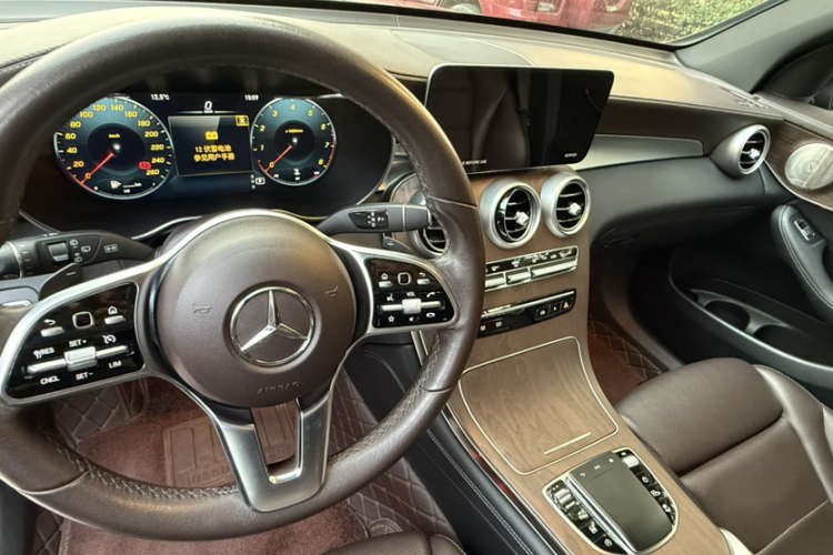 奔驰GLC 2022款 改款 GLC 300 L 4MATIC 动感型中控内饰7008