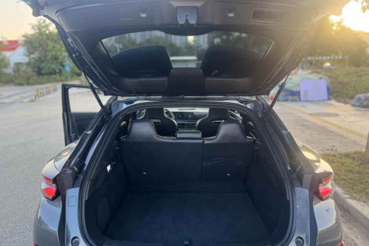 长安UNI-T 2022款 1.5T 运动版 尊贵型局部细节23