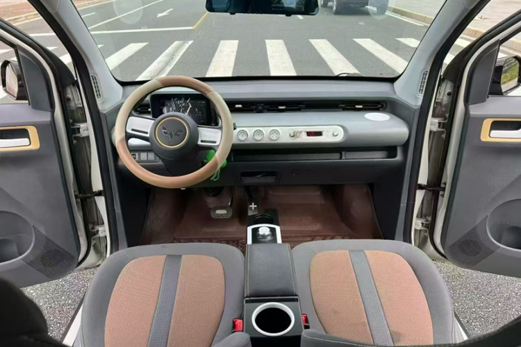 五菱汽车 宏光MINIEV 2022款 GAMEBOY 200km 玩乐款 磷酸铁锂中控内饰7007